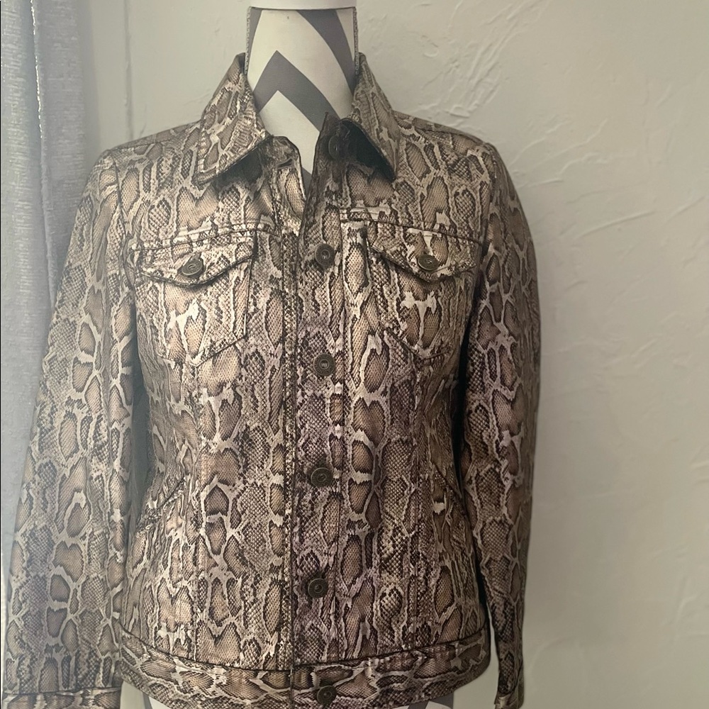 Snakeskin - Picture 4 of 4